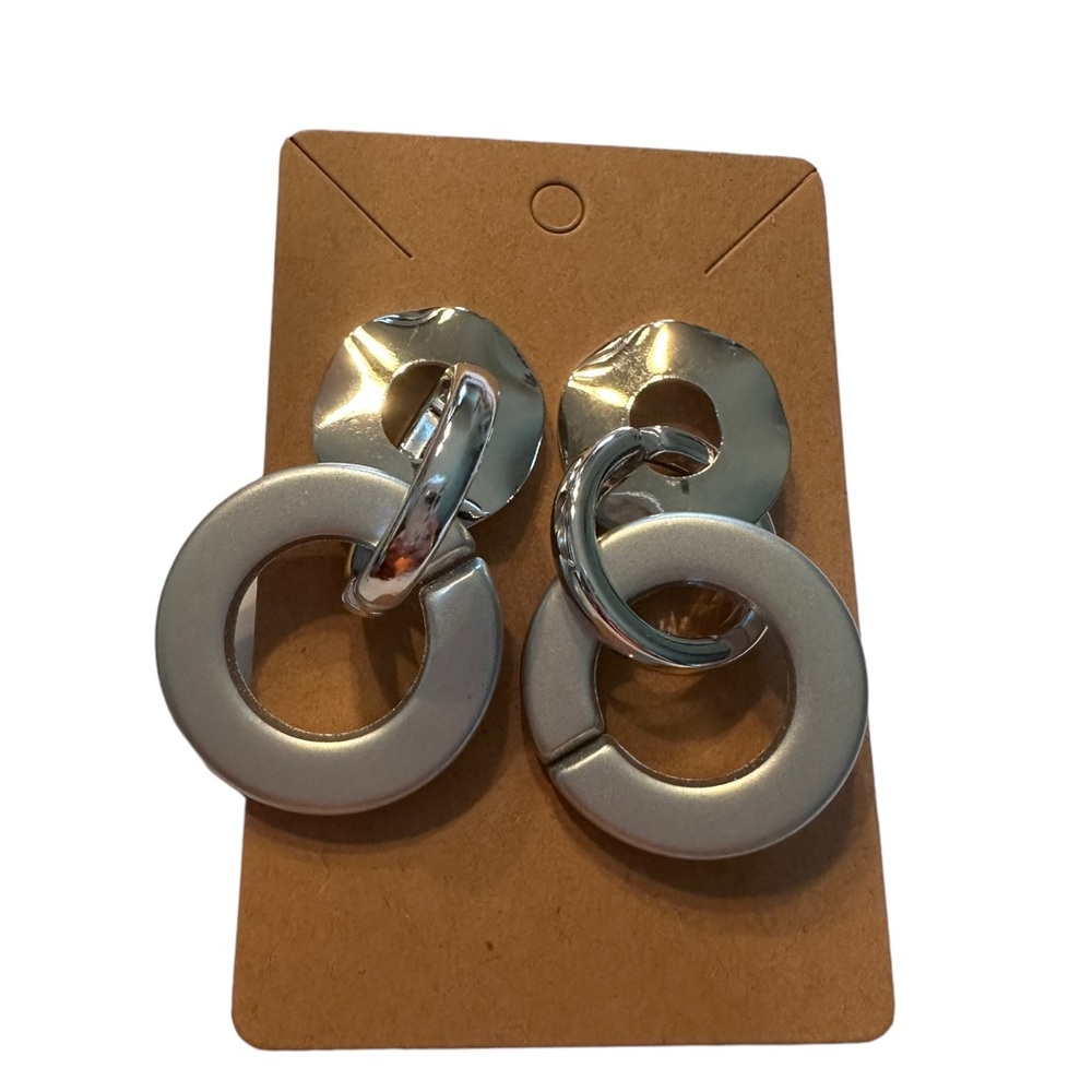4/$20!!!   Silver Plastic Chain Drop Earrings